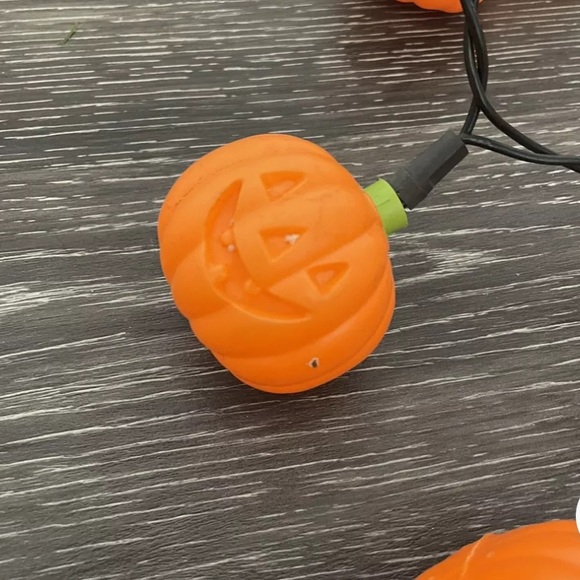 Pumpkin String Lights 20 Small Blow Molds on Blinking Lights - Picture 3 of 9